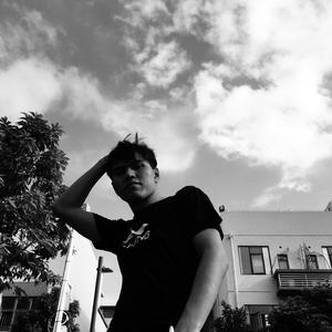 白丝少萝❌❌自慰涶水机
